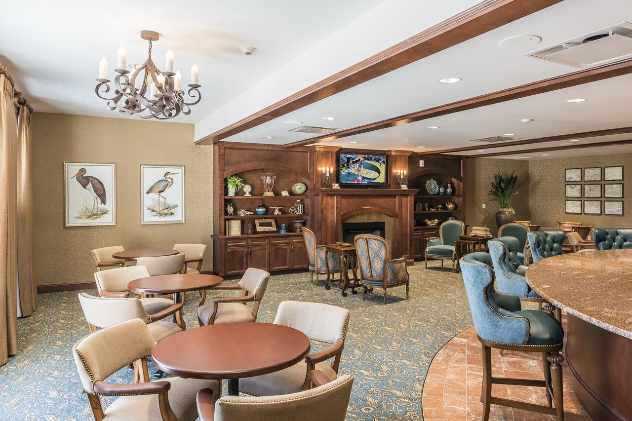 Interior image of The Summit of Citrus Hills dining room.